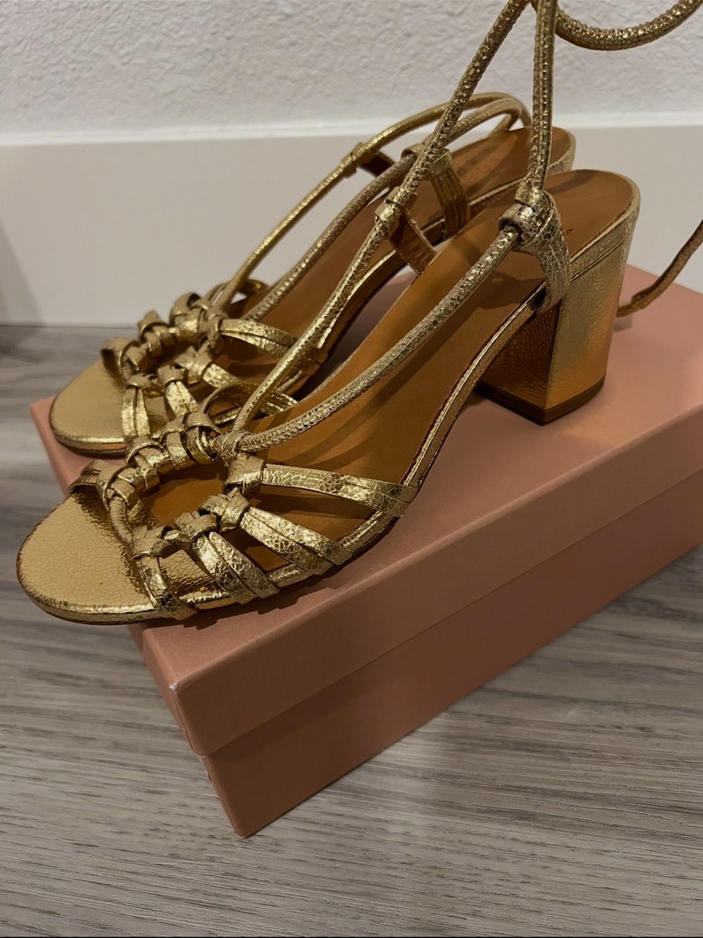 NIB Sezane Gloria Gold Strappy Block Heel Sandals 39 7.5-8 - Picture 4 of 6